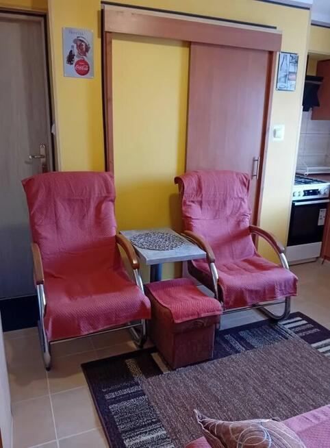 Ładny samodzielny pokój z łazienką i aneksem kuchennym