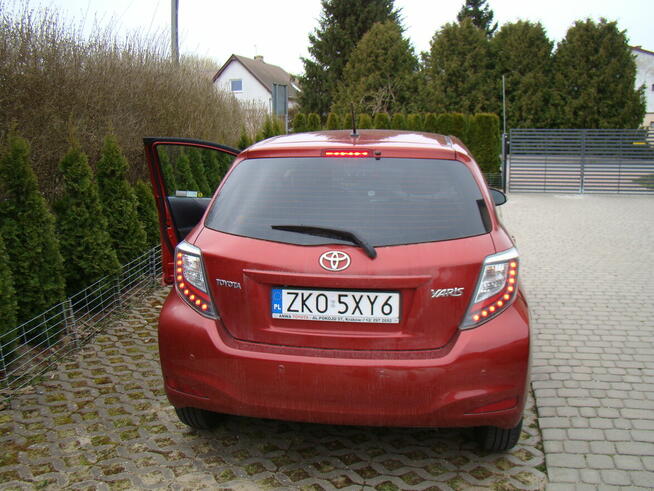 TOYOTA YARIS 1,4 BENZYNA CZUJNIKI PRZÓD+TYŁ