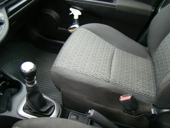 TOYOTA YARIS 1,4 BENZYNA CZUJNIKI PRZÓD+TYŁ