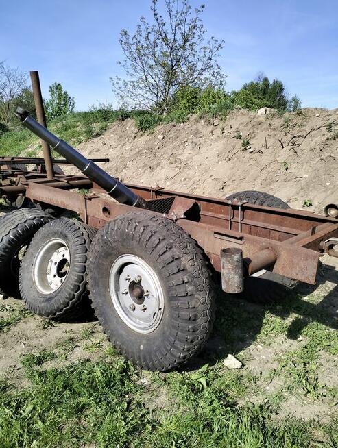 Ramy przyczep wraz z siłownikiem