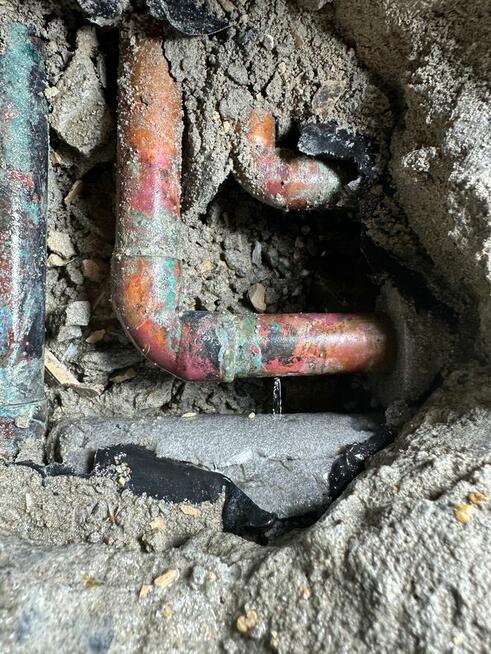 Lokalizacja wycieków wody z rur.Lokalizacja przecieku wody