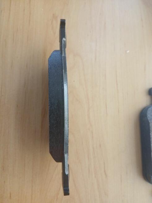 Nowe ,oryginalne klocki hamulcowe przód Renault