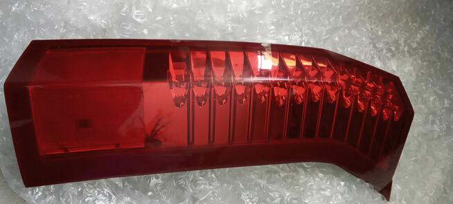 Lampa tylna prawa Cadillac srx 03-10