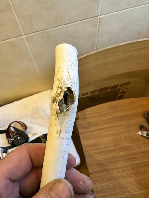 Lokalizacja wycieków wody z rur.Lokalizacja przecieku wody