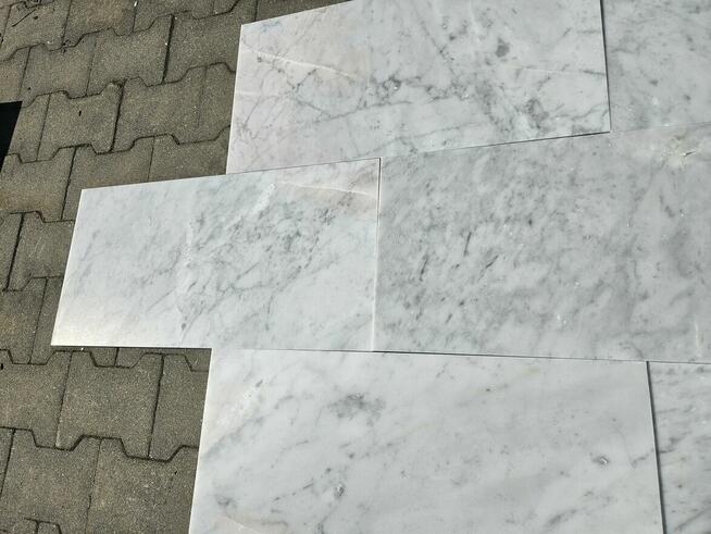 Płytki marmurowe CARRARA BIANCO 60x30x2 matowa - II gatunek