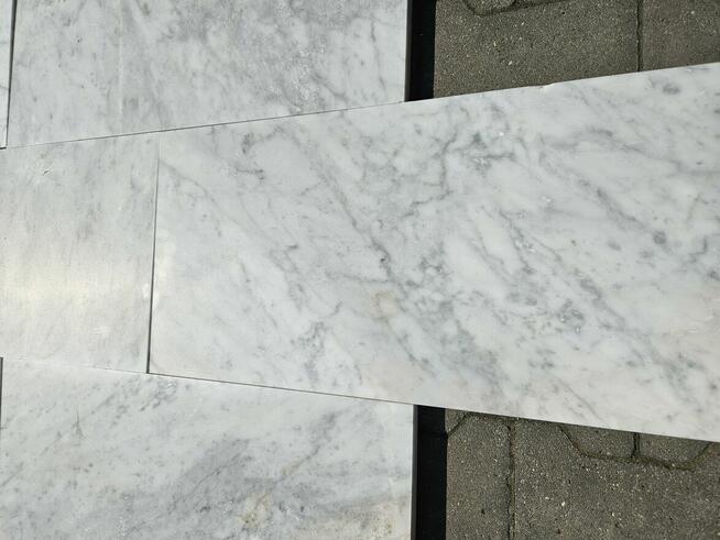 Płytki marmurowe CARRARA BIANCO 60x30x2 matowa - II gatunek