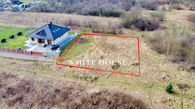 Działka pod zabudowę bliźniaczą w otoczeniu drzew