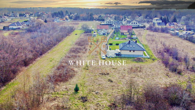 Działka pod zabudowę bliźniaczą w otoczeniu drzew