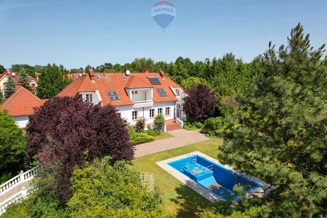 Willa z przestronnymi wnętrzami w Nowych Bielicach