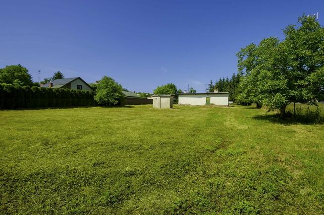 Budynek handlowo-usługowy w centrum Chotyńca