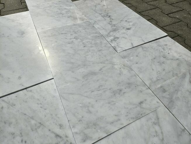 Płytki marmurowe CARRARA BIANCO 60x30x2 matowa - II gatunek