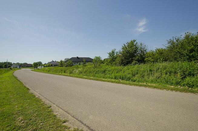 Na sprzedaż: Atrakcyjna działka budowlana w Tuczempach – z M