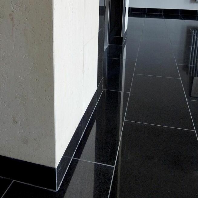 Płytki Granit G684 Black Pearl polerowany 61x30,5x1 cm