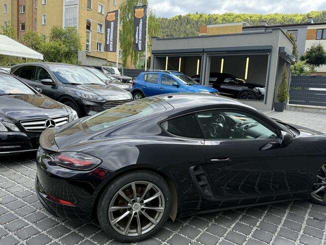 F.H.U. VERSUS SP. Z O.O.