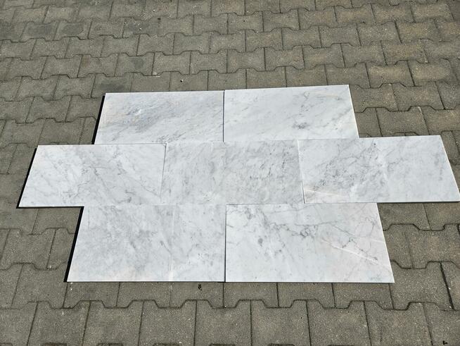 Płytki marmurowe CARRARA BIANCO 60x30x2 matowa - II gatunek