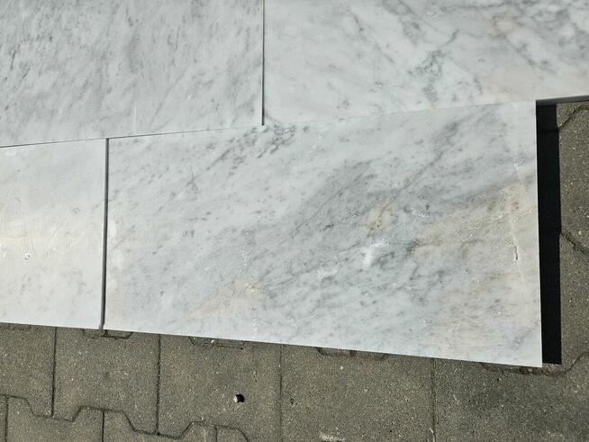Płytki marmurowe CARRARA BIANCO 60x30x2 matowa - II gatunek