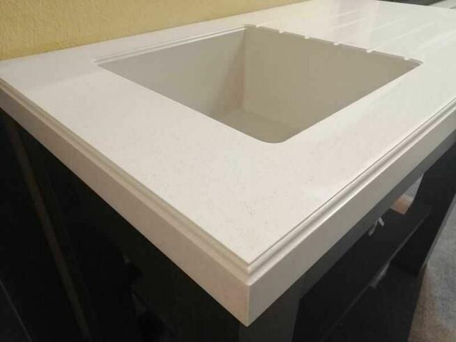 Wodoodporny blat kompozytowy ze zlewozmywakiem