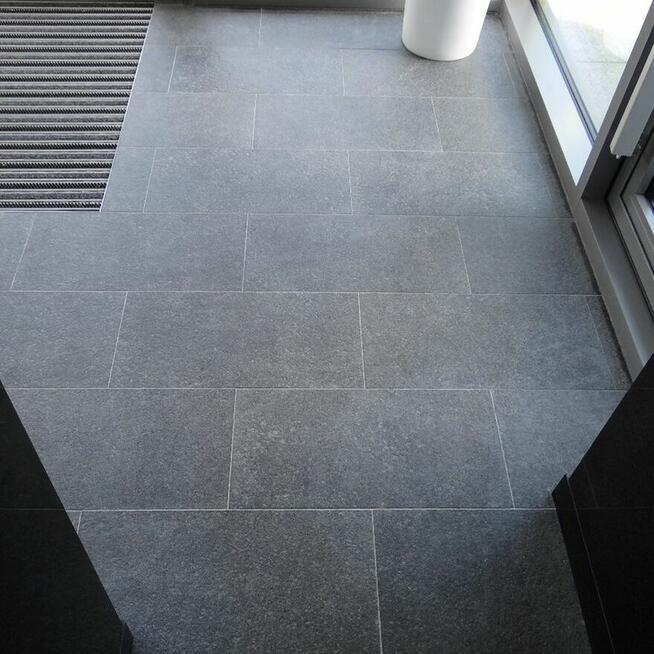 Płytki Granit G684 Black Pearl płomieniowany 60x40x2 cm
