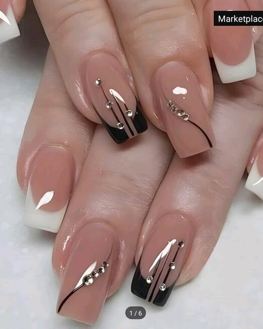 Szukam w salon kosmetyczkę dla robienia manicure i pedicure