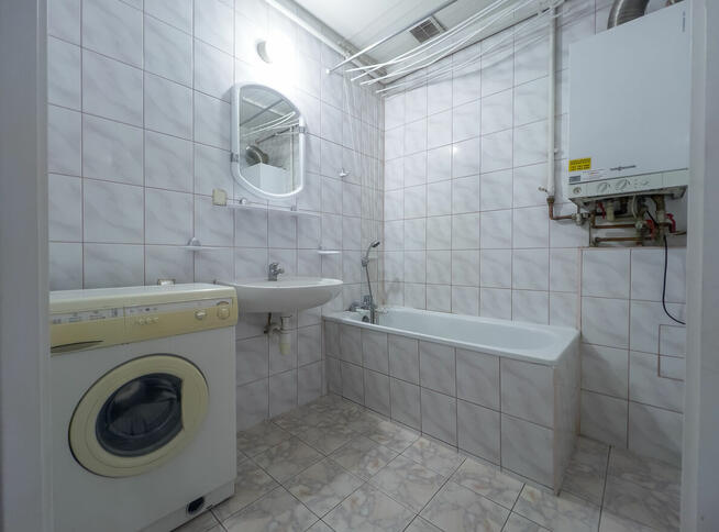 Sprzedam mieszkanie 2 pokoje 42,3m2 , piwnica 5m2