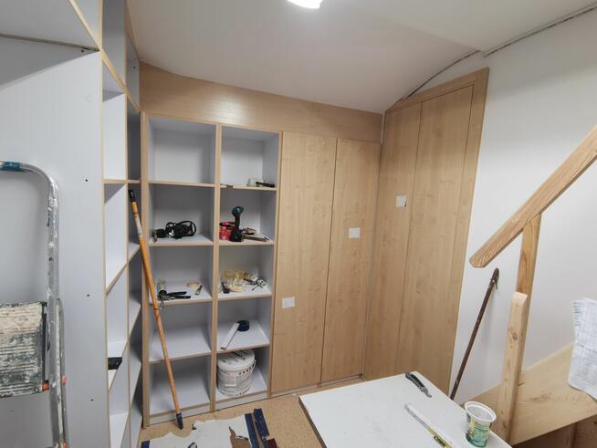 Montaż kuchni mebli z paczek