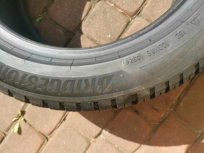 0pona wielosezonowa Bridgestone 225 50 /17