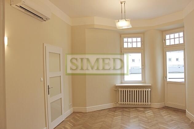 Zabytkowa kamienica , Centrum , recepcja, metro