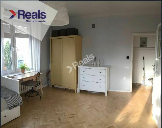 Dwa pokoje w kamienicy na Starej Ochocie.