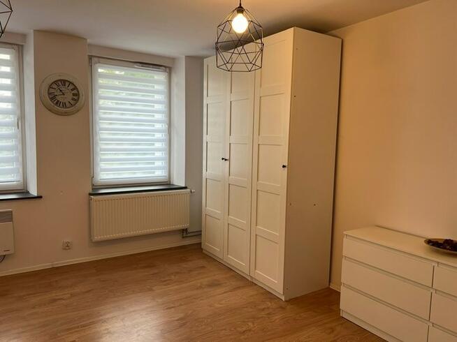 Wynajmę jasną kawalerkę w Centrum, Mariacka 12