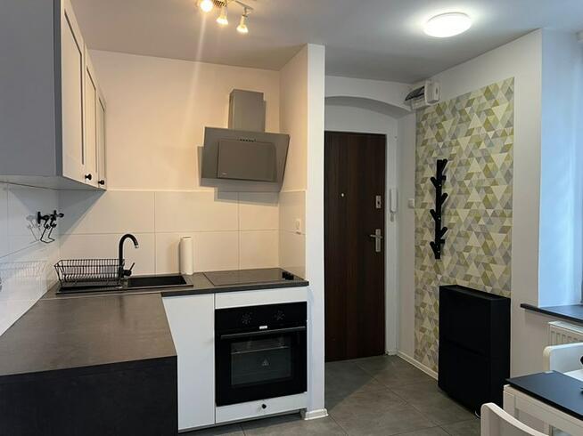 Wynajmę jasną kawalerkę w Centrum, Mariacka 12