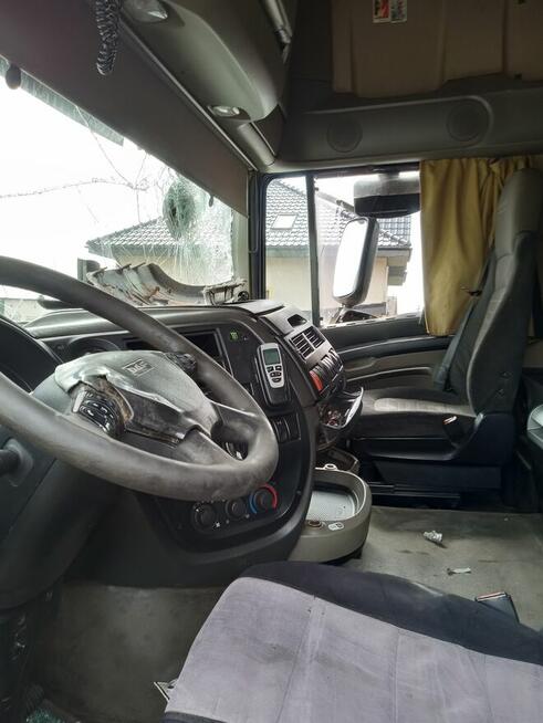 Sprzedam powypadkowy ciągnik samochodowy marki DAF