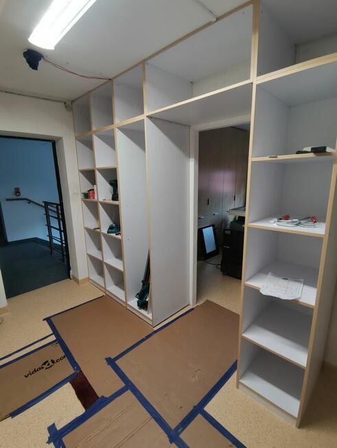 Montaż kuchni mebli z paczek