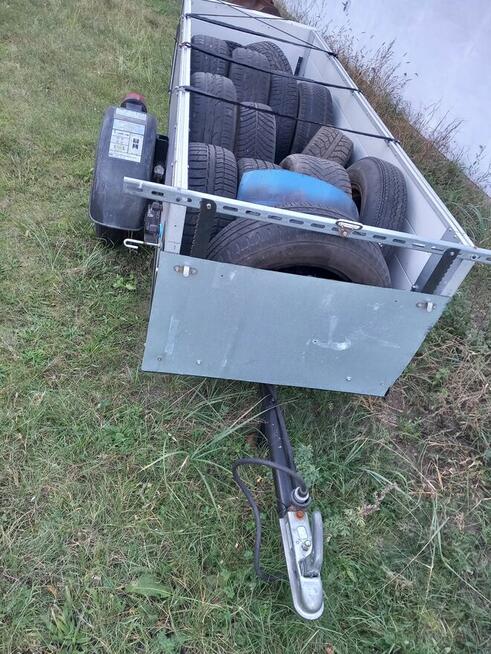 Przyczepka samochodowa, solidna-610DMC