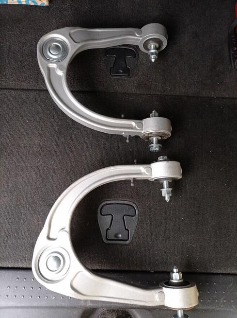 WAHACZE 2szt przednie górne Cadillac SRX 04-09