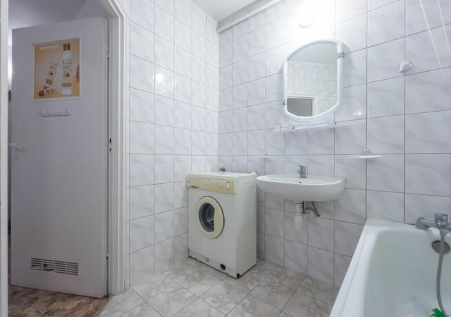 Sprzedam mieszkanie 2 pokoje 42,3m2 , piwnica 5m2