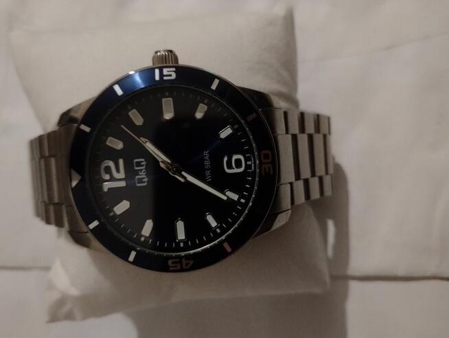 Stylowy zegarek marki Q&Q