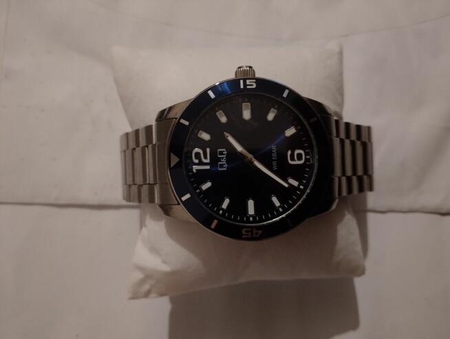 Stylowy zegarek marki Q&Q