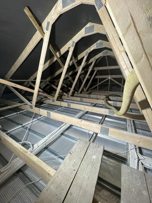 Ocieplenie dachu stropu wełna wdmuchiwana celuloza piana pur