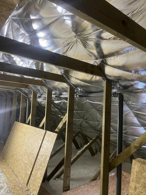 Ocieplenie dachu stropu wełna wdmuchiwana celuloza piana pur