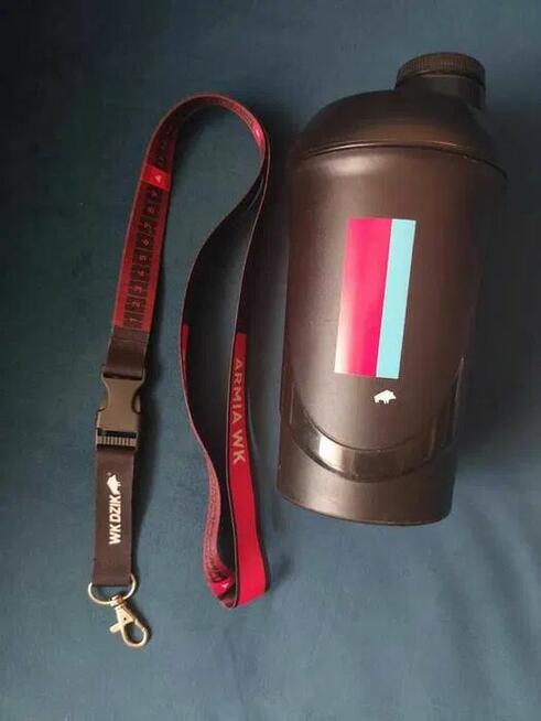 Shaker WK dzik + smycz WK dzik i dodatki
