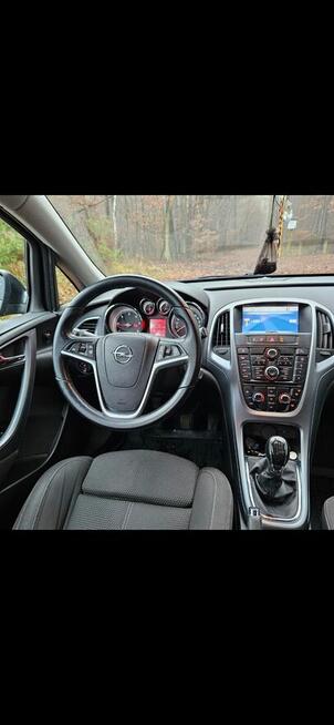 Opel Astra J kombi 2013