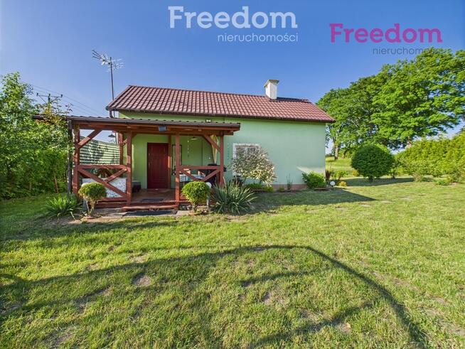 Urokliwy domek całoroczny z dużą działką.