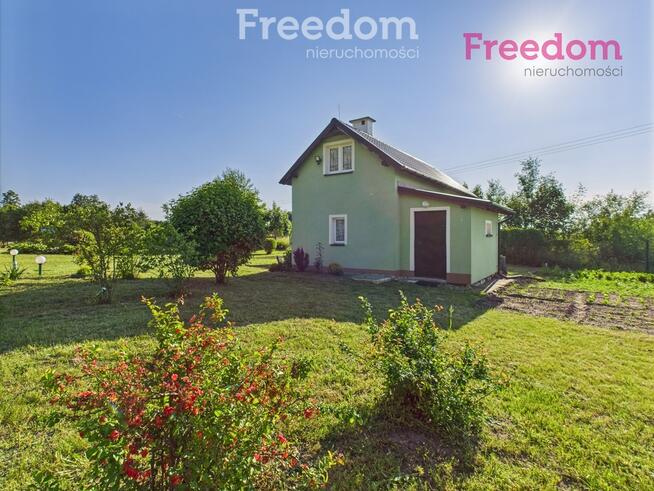 Urokliwy domek całoroczny z dużą działką.