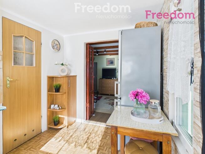 Urokliwy domek całoroczny z dużą działką.