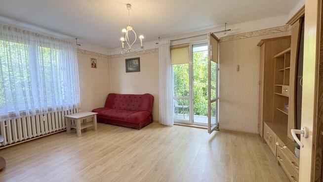 1 pokojowe, 2 piętro, świetna loklizacja.