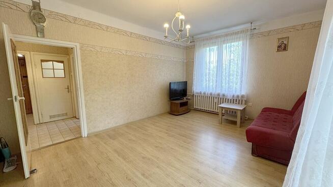 1 pokojowe, 2 piętro, świetna loklizacja.