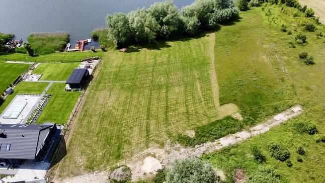 Działka z linią brzegową - gotowa do budowy domu