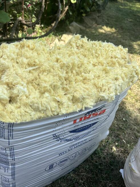 Ocieplenie dachu stropu wełna wdmuchiwana celuloza piana pur