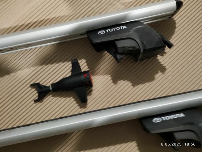 Relingi bagaznik dachowy Toyota Auris orginalny tanio