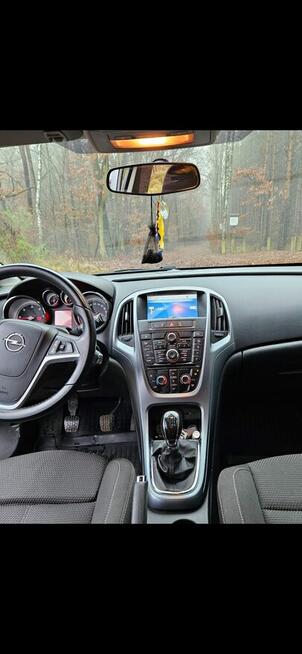 Opel Astra J kombi 2013